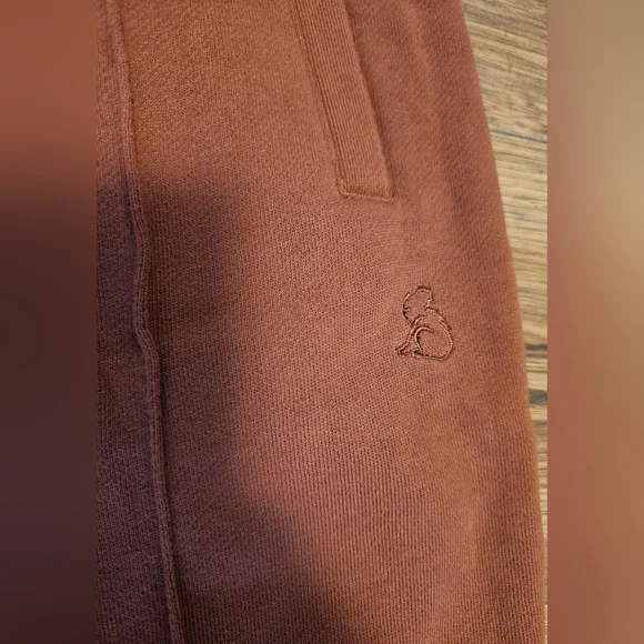 Kuwallatee Sweatpants - Picture 4 of 7